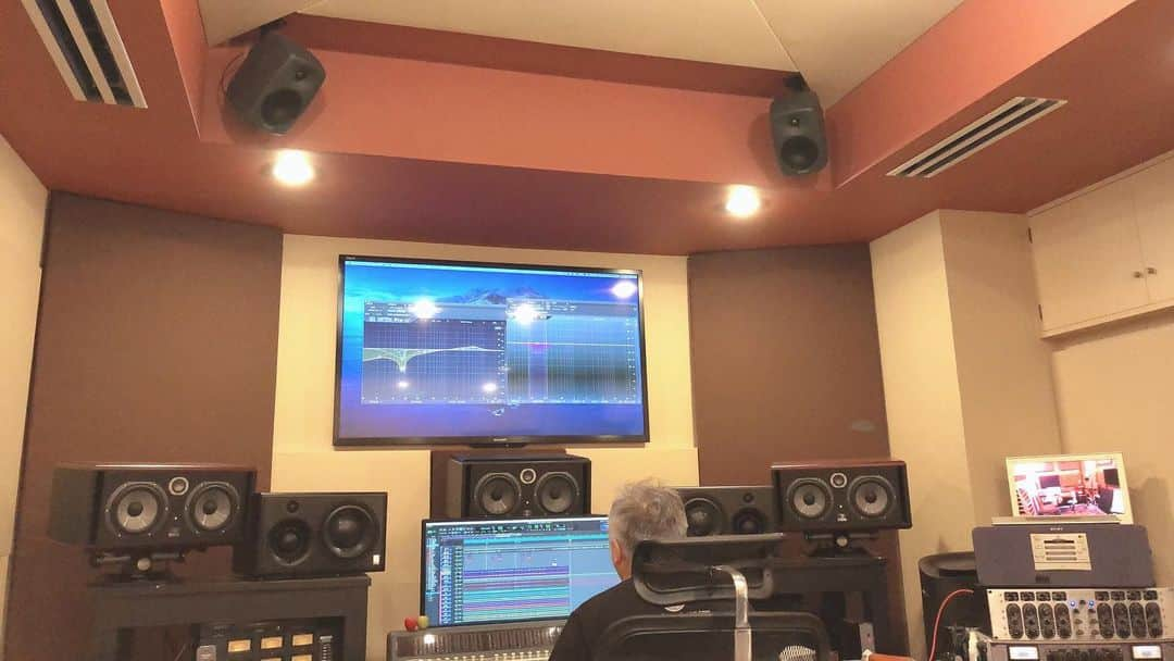 Megumiさんのインスタグラム写真 - (MegumiInstagram)「本日は TD＆Mastering でした♪  #studio」2月5日 23時44分 - paix2megumi