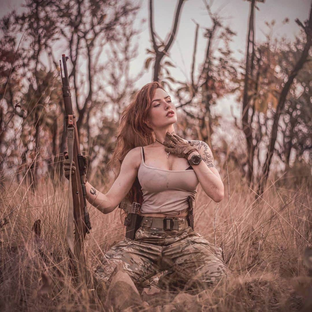 Anna Vargasさんのインスタグラム写真 - (Anna VargasInstagram)「🖤 📸 @_leonardoribeirooo . Parceiros: EQUIPAMENTOS TÁTICOS: @511tacticalbrasil . MUNIÇÃO: @spartanairsoftmunition . TREINAMENTOS TÁTICOS: @fhtreinamentosespeciais . MIRAS: @mundomira . PATCHES BORDADOS: @1ciadistintivosoficial . SITES: @sitevipinternet . #airsoft #milsim #gunsandgirls #airsoftgirl #myst #multicam #alwaysbeready #511 #kar98k #tactical #redhead #6mm」2月6日 0時08分 - myst.shots