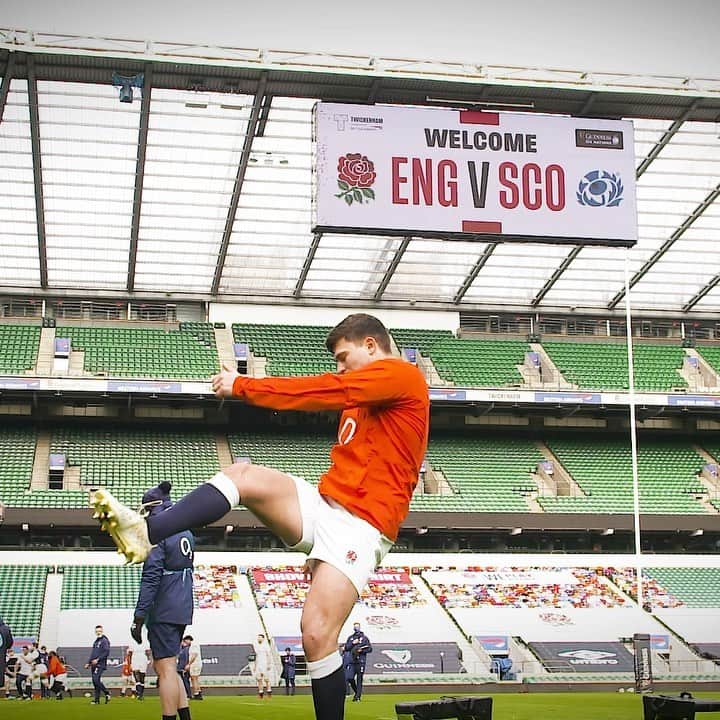 ラグビーイングランド代表のインスタグラム：「𝐋𝐄𝐓'𝐒 𝐆𝐎 🌹  #ENGvSCO #CalcuttaCup #GuinnessSixNations」