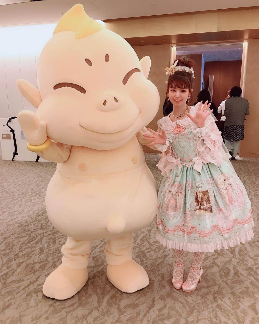 春奈るなのインスタグラム：「昨日のWEIBOフェスティバルでビリケンちゃんにも会えたよ〜☺️ 久しぶりに大阪にも行きたい〜🐙  #ビリケンちゃん」