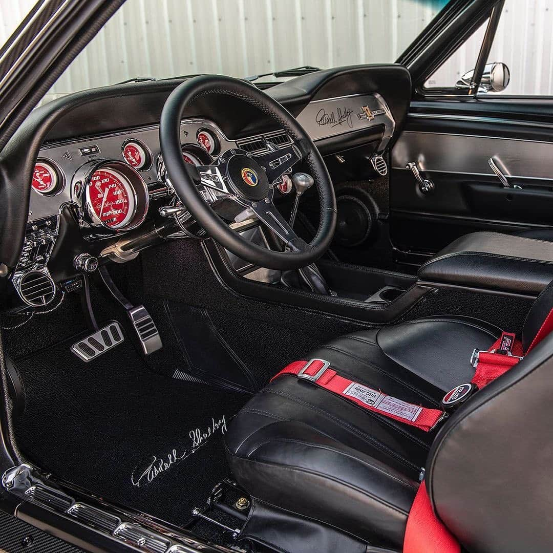 CARLiFESTYLEさんのインスタグラム写真 - (CARLiFESTYLEInstagram)「BEEFY Shelby GT500CR with carbon fiber body and supercharged V8 🥵 ( Can you guess the HP? ) Photo by @drewphillipsphoto • @classicrecreations #carlifestyle #shelby #gt500cr #gt500 #shelbygt500」2月6日 0時45分 - carlifestyle