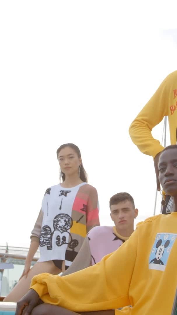 アイスバーグのインスタグラム：「“This Collection is about optimism and coming together in an uncertain age” says #Iceberg1974 Creative Director @jameslonglondon. The SS21 evokes the atmosphere of the Italian Riviera where the brand was founded fused with sport-luxury roots. Enjoy the full video by @bakerstreetstudiomilano thanks to @rafaelmayers @sergioamore_ @lu_tao_ @iamrosaliendour」