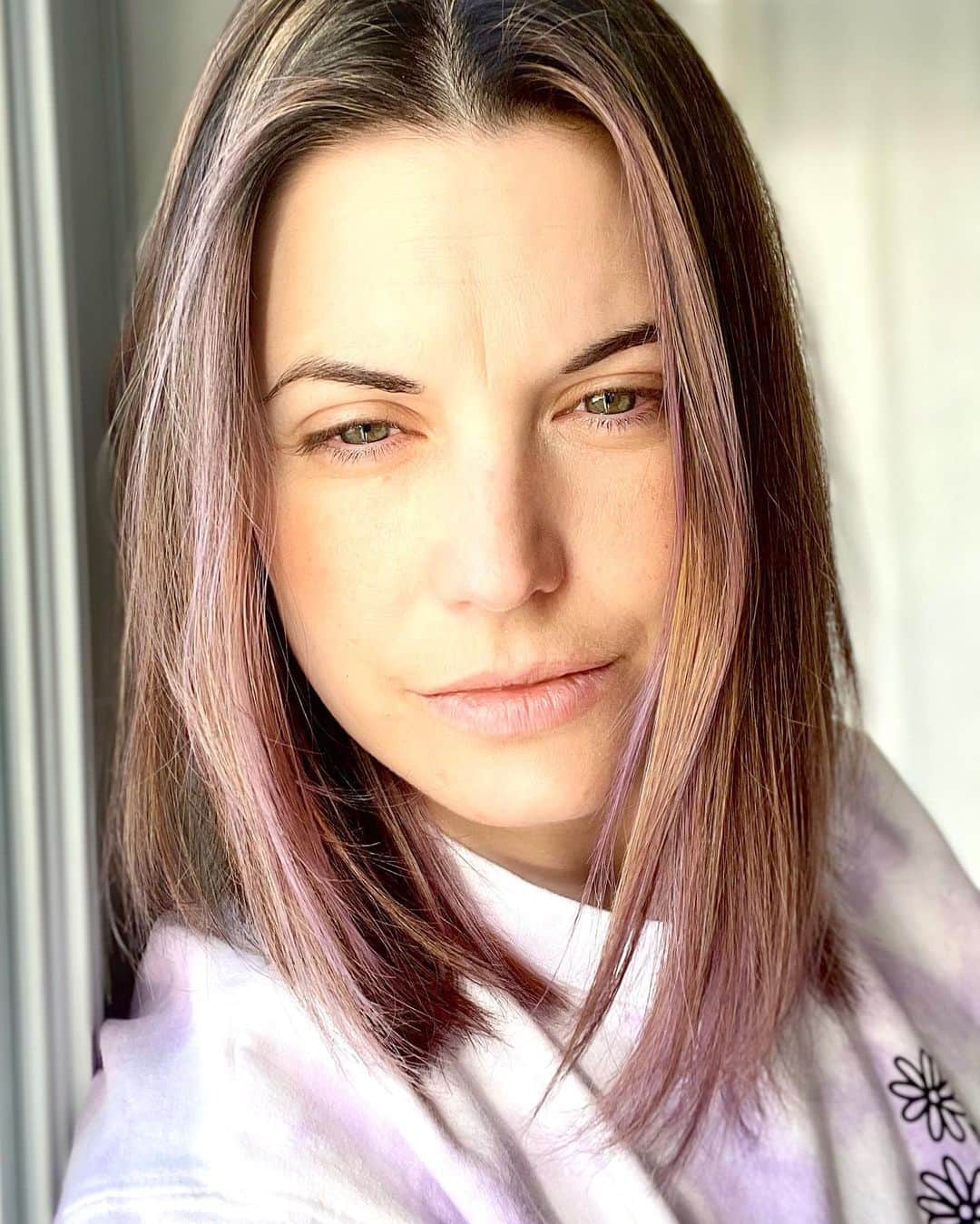 ミーガン・オリーさんのインスタグラム写真 - (ミーガン・オリーInstagram)「So I really liked the hair color filter and decided to dye my hair purple....uhhh I think I failed. #purplehair ? #hairfail also I need coffee stat. #sleepy #momlife」2月6日 1時12分 - officialmeghanory