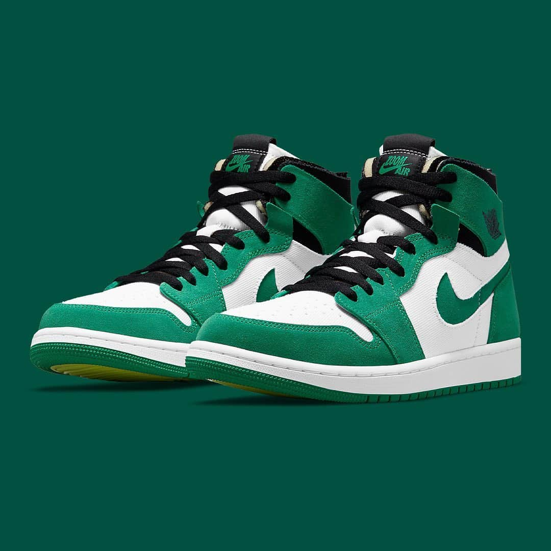 HYPEBEASTさんのインスタグラム写真 - (HYPEBEASTInstagram)「@hypebeastkicks: @jumpman23 continues to pump out colorways of the Air Jordan 1 High Zoom CMFT, this time in clean "Stadium Green." Unlike other iterations that we’ve seen in the past, this version opts to bring in corduroy textures to the mid-foot paneling and toe boxes, both of which are lent an angelic finish. The shoe sports the simple colorblocking we've grown to love from the classic AJ 1 while also adding cut-out Swooshes, exposed tongue, and collar foam all while sitting atop a white Zoom air midsole to complete the look. Expect these to arrive within the coming months for $140 USD.⁠⁠ Photo: Nike」2月6日 1時21分 - hypebeast