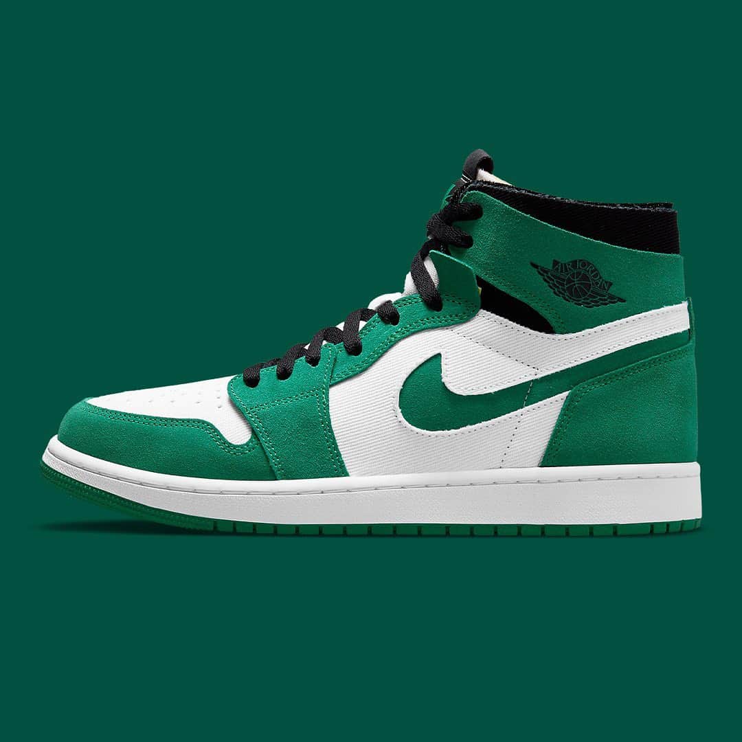 HYPEBEASTさんのインスタグラム写真 - (HYPEBEASTInstagram)「@hypebeastkicks: @jumpman23 continues to pump out colorways of the Air Jordan 1 High Zoom CMFT, this time in clean "Stadium Green." Unlike other iterations that we’ve seen in the past, this version opts to bring in corduroy textures to the mid-foot paneling and toe boxes, both of which are lent an angelic finish. The shoe sports the simple colorblocking we've grown to love from the classic AJ 1 while also adding cut-out Swooshes, exposed tongue, and collar foam all while sitting atop a white Zoom air midsole to complete the look. Expect these to arrive within the coming months for $140 USD.⁠⁠ Photo: Nike」2月6日 1時21分 - hypebeast