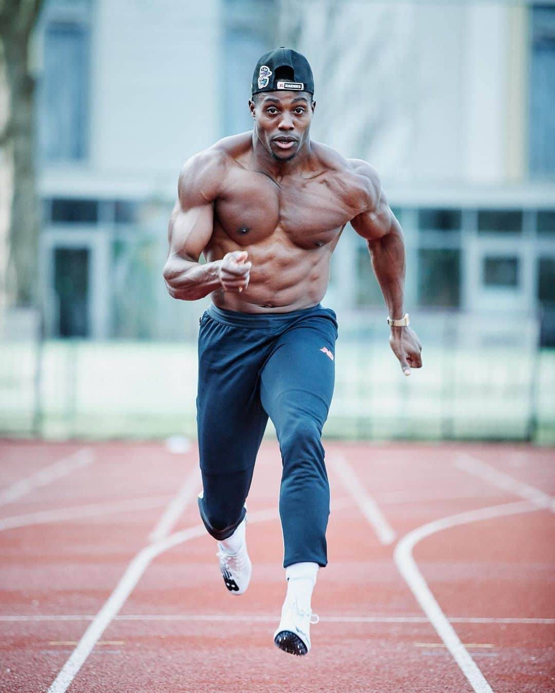 ハリー・アイキネス＝アリエティさんのインスタグラム写真 - (ハリー・アイキネス＝アリエティInstagram)「Ending the week on a good note👌🏾 - 📸 @eyestopixels -  #Training #Explosive #Conditioning #trackandfield #tracklife #sub10 #Sprinter #Gym #workout #FitLife #Tracklife #power #TeamNB  #TeamUSN #TeamMiraFit #Sprinter #RunnersOfInstagram #FasterStronger #RunningMotivation」2月6日 1時22分 - aikines