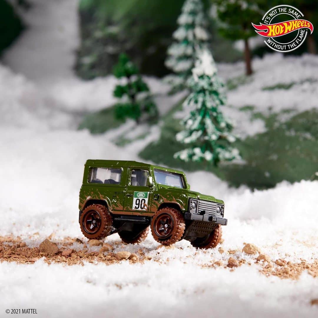 Hot Wheelsさんのインスタグラム写真 - (Hot WheelsInstagram)「With snow covered trees and a cold icy breeze, there’s nothing like loading up the car for a winter road trip. Swipe right to see our all-time favorite picks for this edition of Best Of: Winter⁣ Roads. #HotWheels ❄️」2月6日 1時47分 - hotwheelsofficial