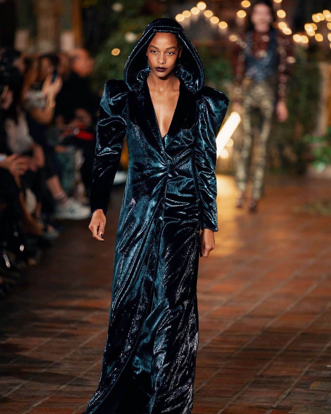 Fashion Weekのインスタグラム：「Hoodie, but make it ✨fashion✨@rodarte’s runway at @nyfw February 2020. Photo by @frankholliday」