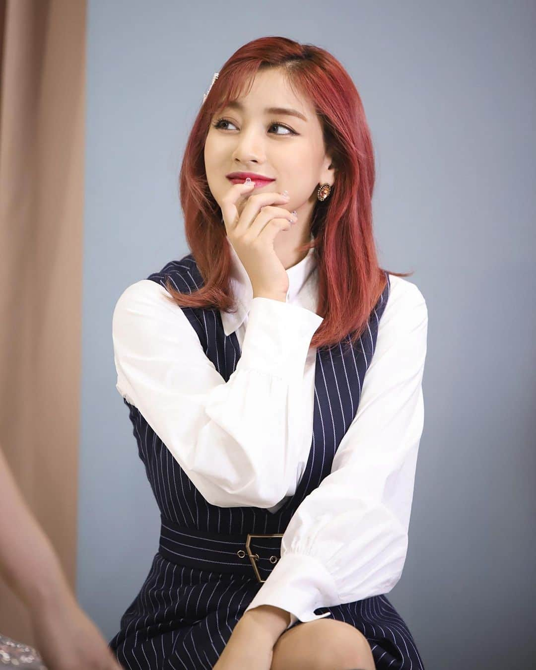 ジヒョさんのインスタグラム写真 - (ジヒョInstagram)「♡ i‘m still sad about the fact that jihyo didn‘t have red hair for the promotions☹️ imagine...⠀ —」2月6日 2時00分 - jypjihyo