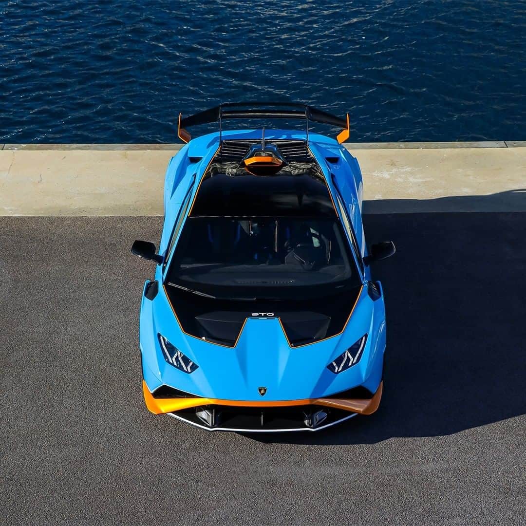 ランボルギーニのインスタグラム：「Seeing the Huracán STO racing on the track is a marvel; admiring it in the city is a daydream.  Like in this shot by @doriann760 for @lamborghini_monaco .  #Lamborghini #HuracanSTO #BasedOnATrueStory」