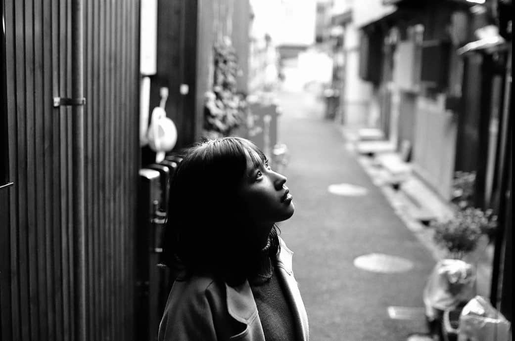 吉田沙弥香さんのインスタグラム写真 - (吉田沙弥香Instagram)「. どこを見つめてるんだろうか🐻‍❄️  #写真 #白黒写真 #モノクロの世界」2月6日 11時59分 - __sayaka07__