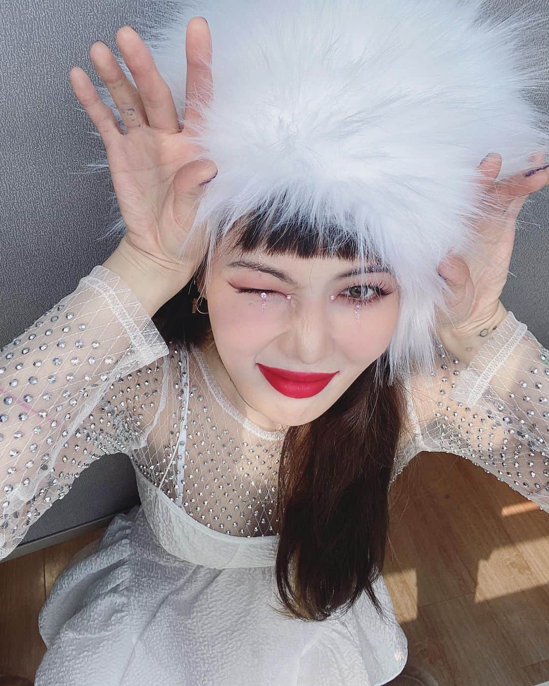 ヒョナ さんのインスタグラム写真 - (ヒョナ Instagram)「✨🤍🤍🤍✨」2月6日 12時00分 - hyunah_aa