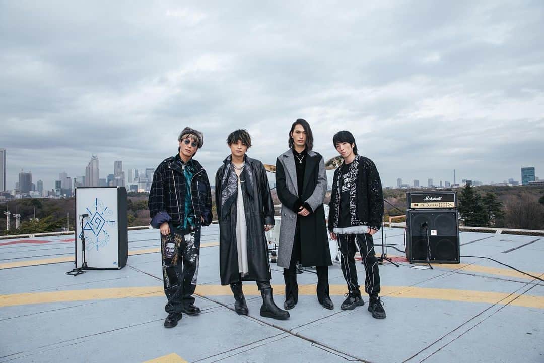 鈴木重伸のインスタグラム：「今夜24:05〜NHK総合にて、「シブヤノオト　THE ORAL CIGARETTES - First Day -」放送です。 2020年を忘れないためにも、 たくさんの人に見ていただきたいです。 よろしくお願いします。 #シブヤノオト」