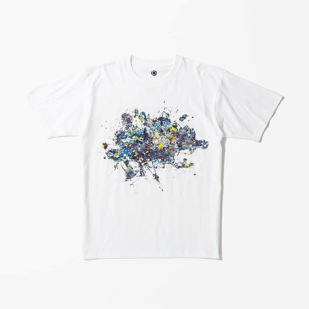 ADAM ET ROPÉさんのインスタグラム写真 - (ADAM ET ROPÉInstagram)「Jackson Pollock Studio × MEDICOM TOY × 10C 2.6 SAT. NEW RELEASE  Splash Hoodie ¥27,000+tax  Side Splash T-shirt / Splash T-shirt ¥7,000+tax  Splash MA-1 ¥60,000+tax ※心斎橋パルコ、オンラインショップ限定発売 ————————— 今回は 「Jackson Pollock Studio(ジャクソン・ポロック スタジオ)」と「MEDICOM TOY」とトリプルコラボレーション。 20世紀のアメリ カを代表する画家ジャクソン・ポロックの象徴的な絵具を飛び散らしたような技法は、見る人を圧倒し多くの人々を魅了しています。  コラボレーションでは、Tシャツ、フーディー、MA-1に加え、MEDICOM TOY社のBE@RBRICK(100% & 400%,1000%)も展開。  アイテムに使用しているアートワークは、ポロックが自身のスタジオの床に残したペイントからインスパイアされたもの。  2月6日より、ADAM ET ROPÉ一部店舗、10Cオンラインショップ、J'aDoRe JUN ONLINE、ZOZOTOWNなどにて発売いたします。  @medicom_toy @adametrope @10culture_  #jacksonpollock #medicomtoy #10c #art #tshirt #hoodie #bearbrick #adametrope」2月6日 12時15分 - adametrope