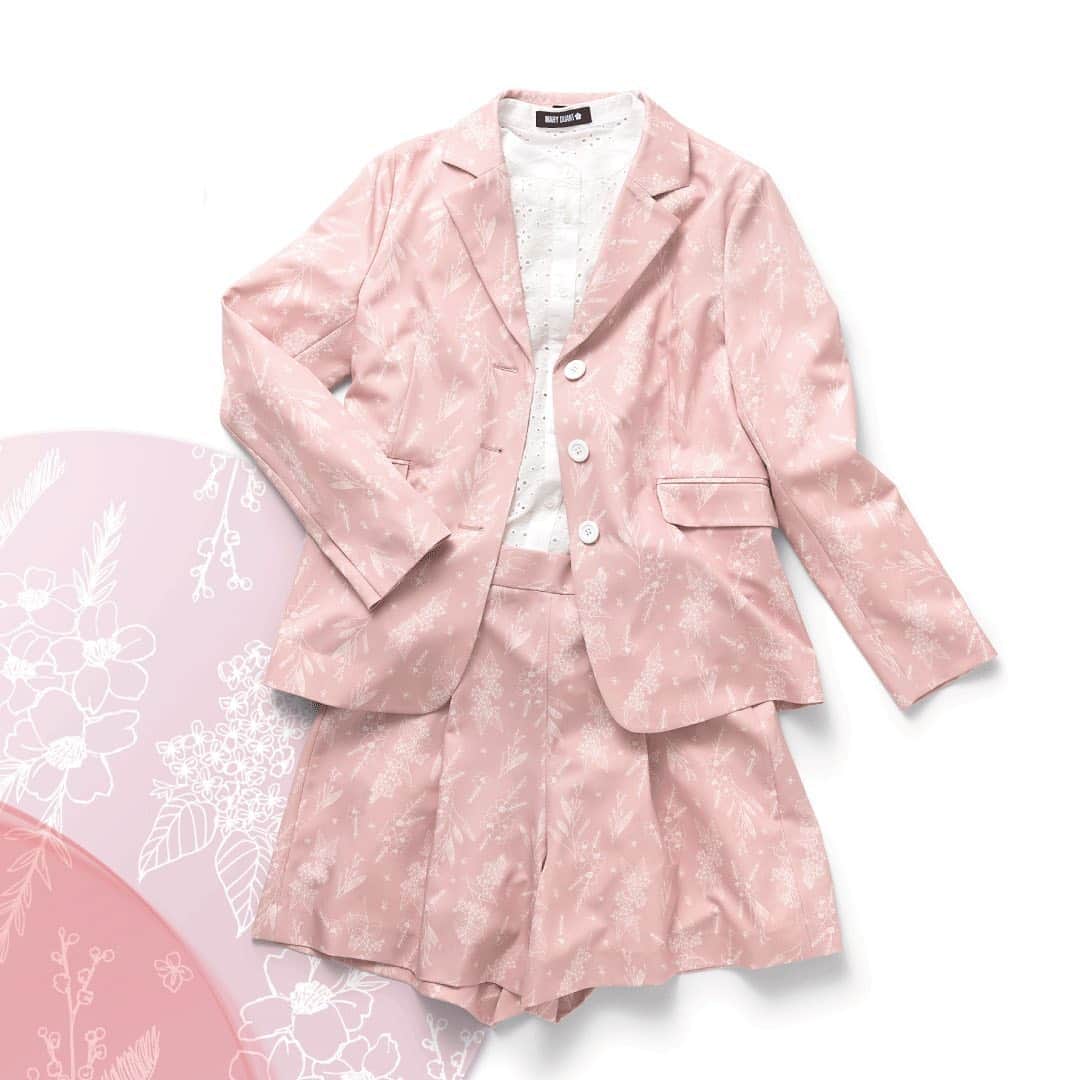 MARY QUANT officialのインスタグラム：「#スプリングブルームジャケット #スプリングブルームショートパンツ #エンブロバンドカラーブラウス - #MARYQUANT #2021SPRING #NEWITEMS #FASHION #JACKET #SHORTS  #BLOUSE - #マリークヮント #ジャケット #ショートパンツ #ブラウス #フラワー柄 #春コーデ  #春服 #春服コーデ  #春ファッション」
