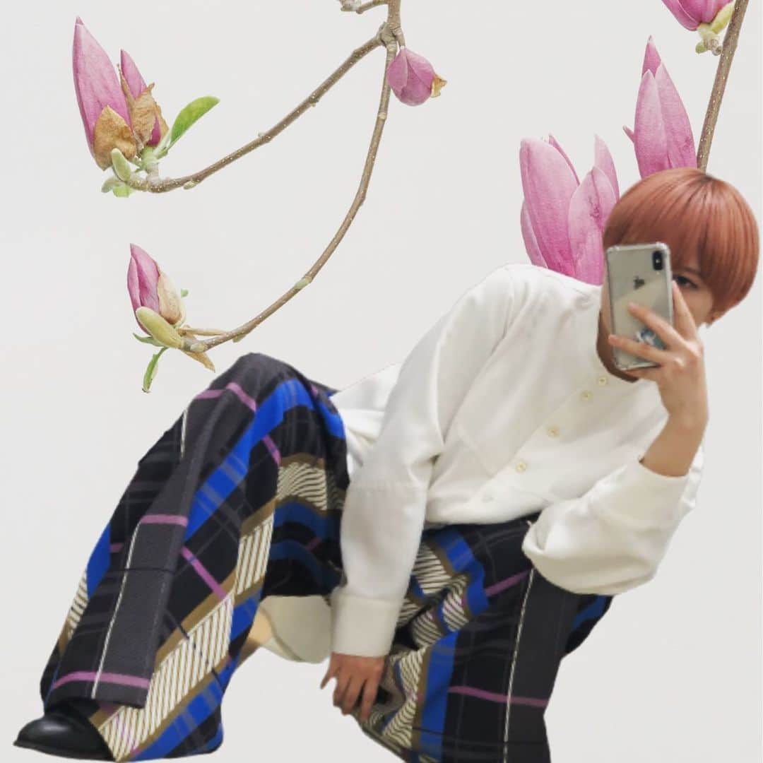 サーヤのインスタグラム：「メレンゲの気持ち(2.6) #衣装 #coordinate」