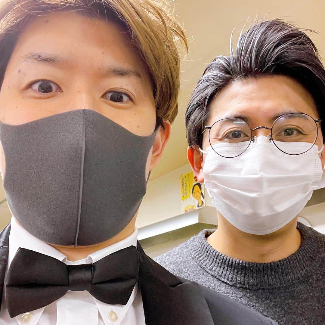 のインスタグラム：「今さらだけど、R1準々決勝敗退😂ラストイヤーでしたー！！👋ビスケッティ佐竹さんと、、👨🏻‍🦱またがんばる！！ . . #r1グランプリ #ビスケッティ佐竹 さん  #またがんばーろー」