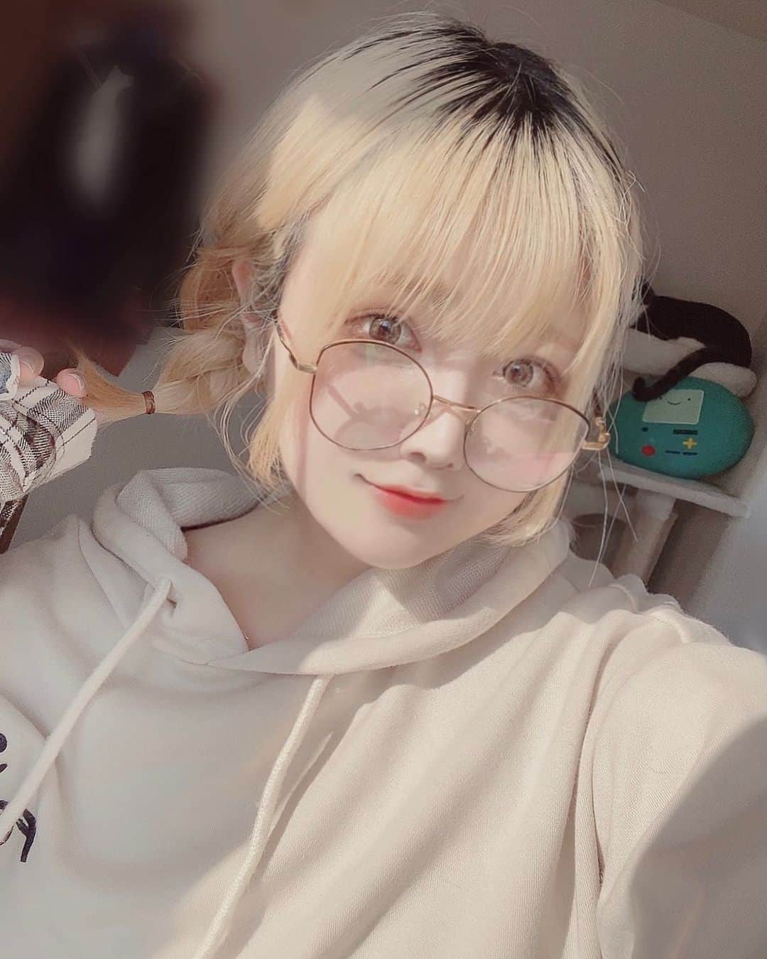 のインスタグラム：「後ろは見ないでぇ！！！ #cosplayer  #自撮り」