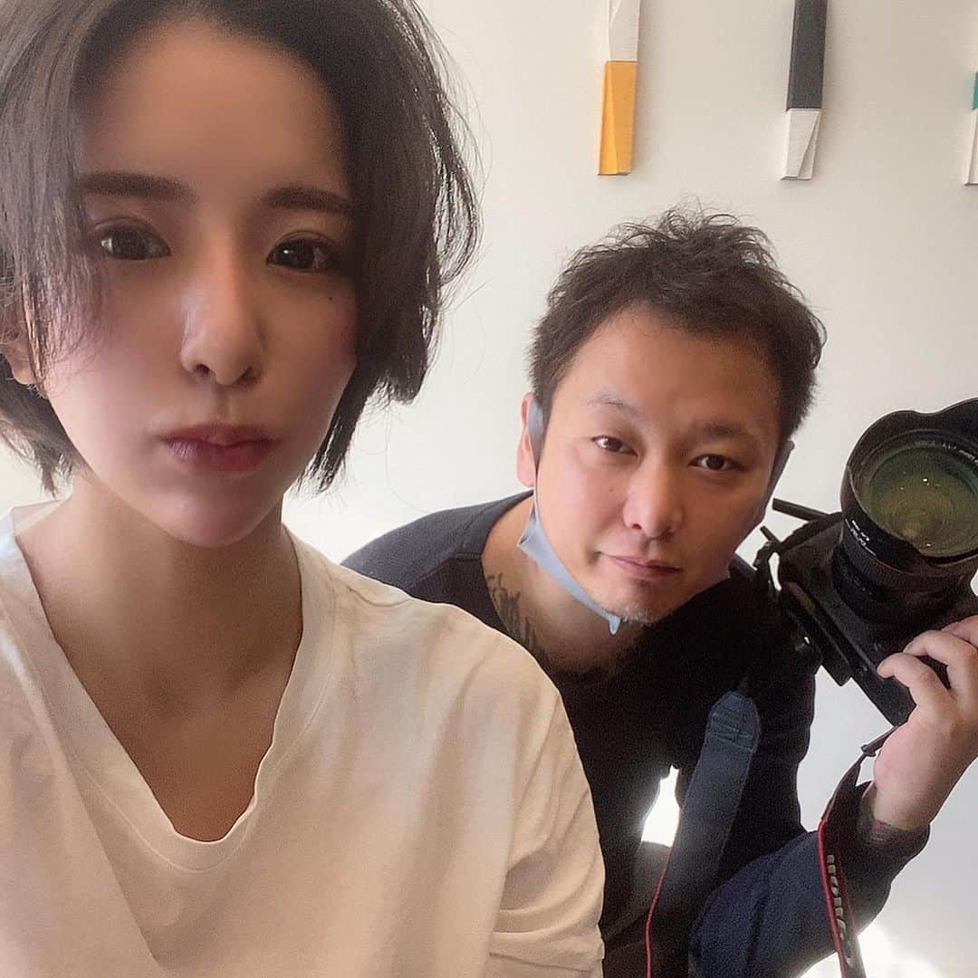 ちゃんうさのインスタグラム：「昨日の撮影🥸#offshot #自撮り編  @keimoritaportrait  . . . #portraitphotography #cameraman #sexyphoto #撮影 #ポートレート #モデル #ちゃんうさ #被写体」