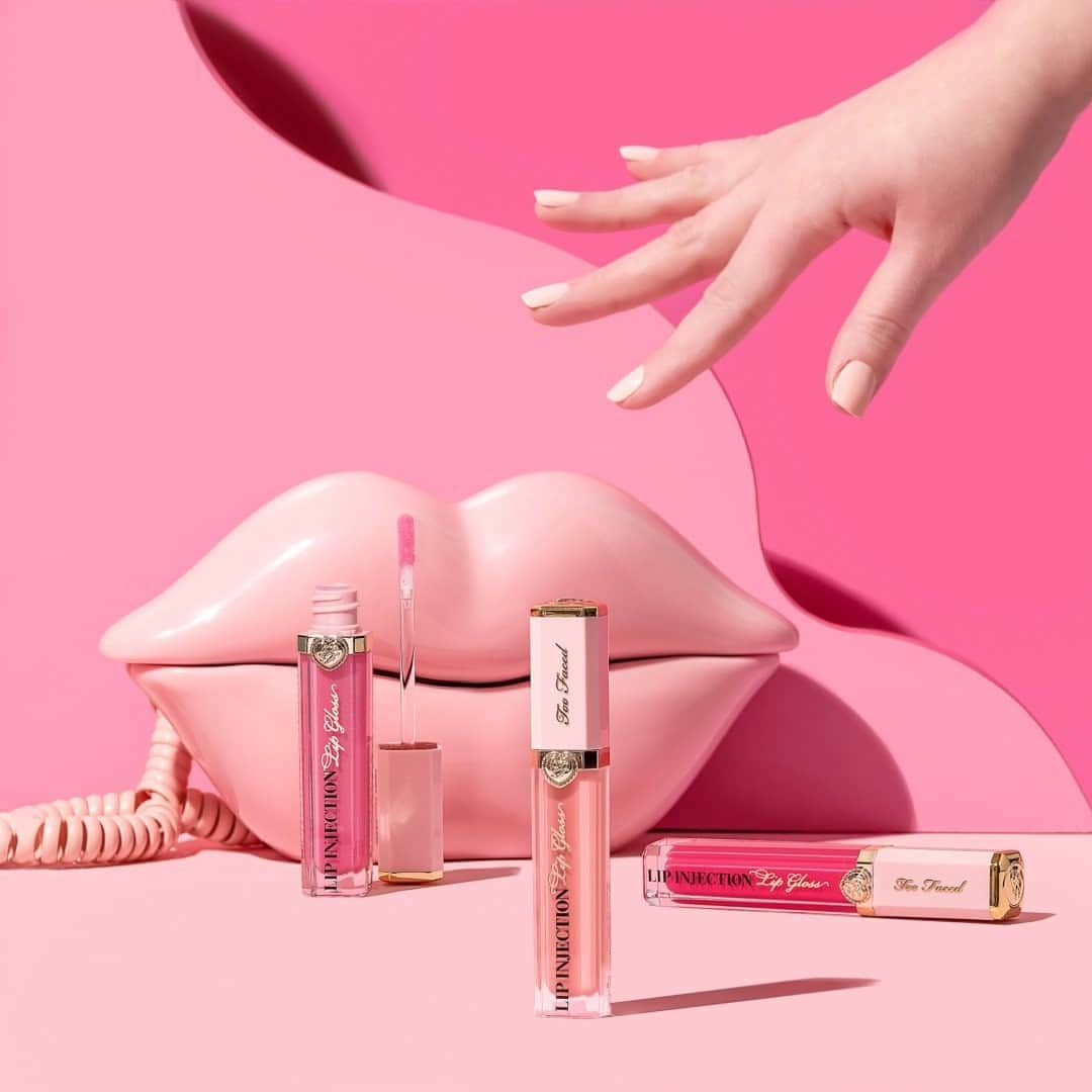 Too Facedのインスタグラム：「Keep your pout glossy & plump with our plush, juicy Lip Injection Lip Gloss 💖 Which shade are you reaching for today? 👇 #toofacedlipinjection #toofaced」