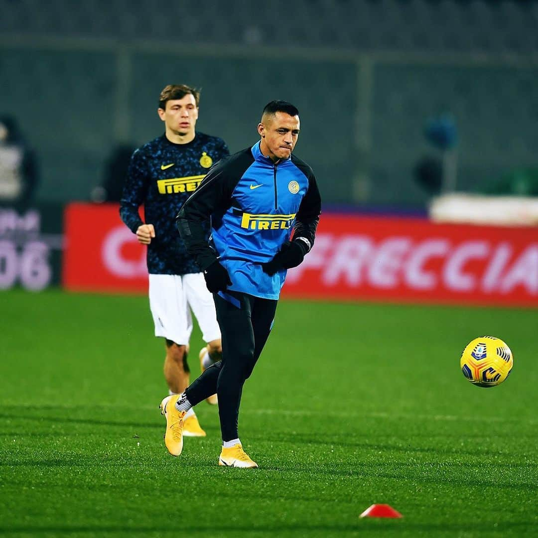 インテルナツィオナーレ・ミラノさんのインスタグラム写真 - (インテルナツィオナーレ・ミラノInstagram)「THE NERAZZURRI WARMING UP 🔥💪🏟 #FiorentinaInter #Inter #ForzaInter #SerieA #Football」2月6日 4時26分 - inter