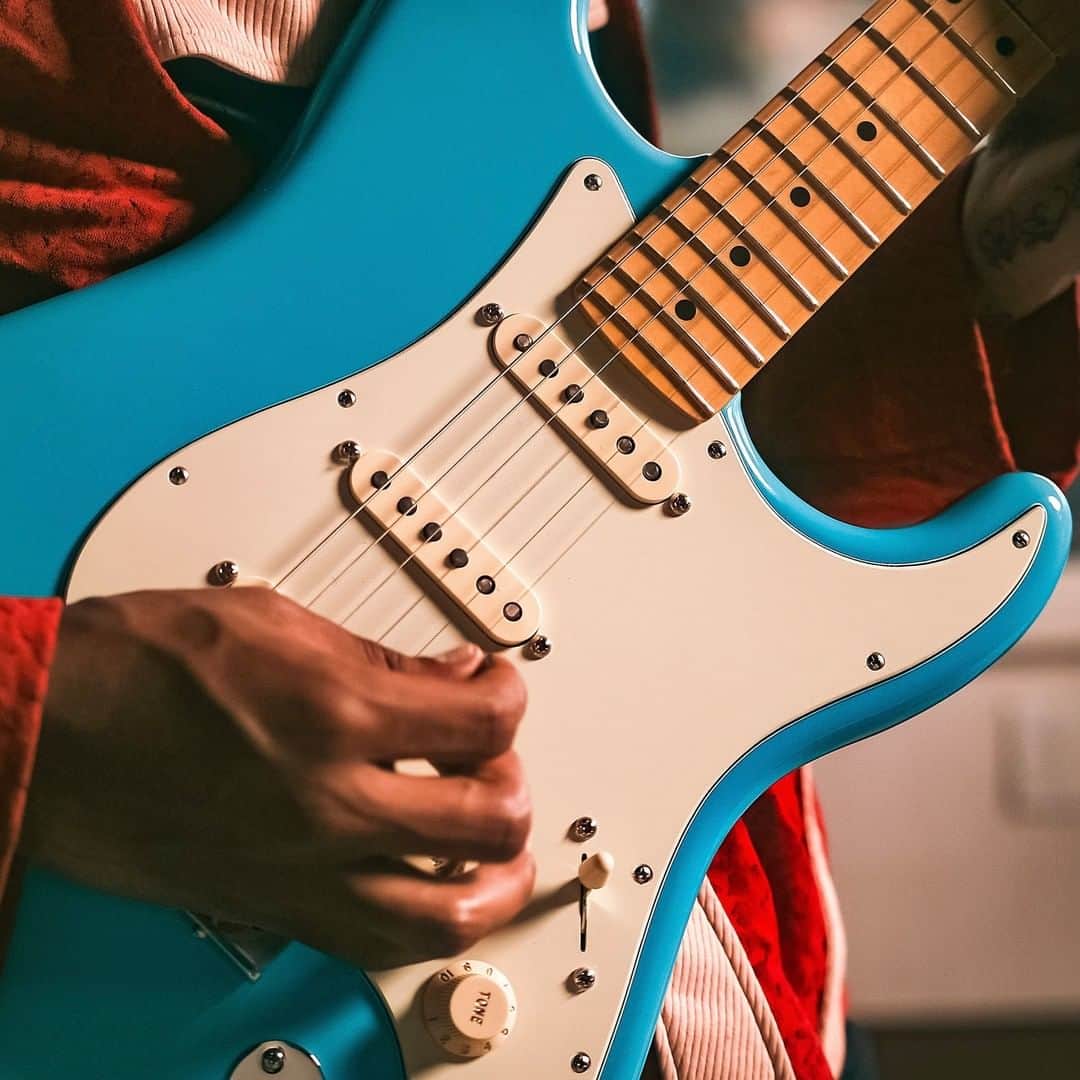 Fender Guitarさんのインスタグラム写真 - (Fender GuitarInstagram)「Join us in celebrating the sound of Black creators with our #BlackHistoryMonth playlist. Turn up the speakers or grab your favorite headphones and take a trip with these classic tracks from icons like Sister Rosetta Tharpe, @jimihendrix, Curtis Mayfield, and dig in with modern voices like @hermusicofficial, @ambre, @arlo.parks and more!   Listen via link in bio!」2月6日 5時17分 - fender