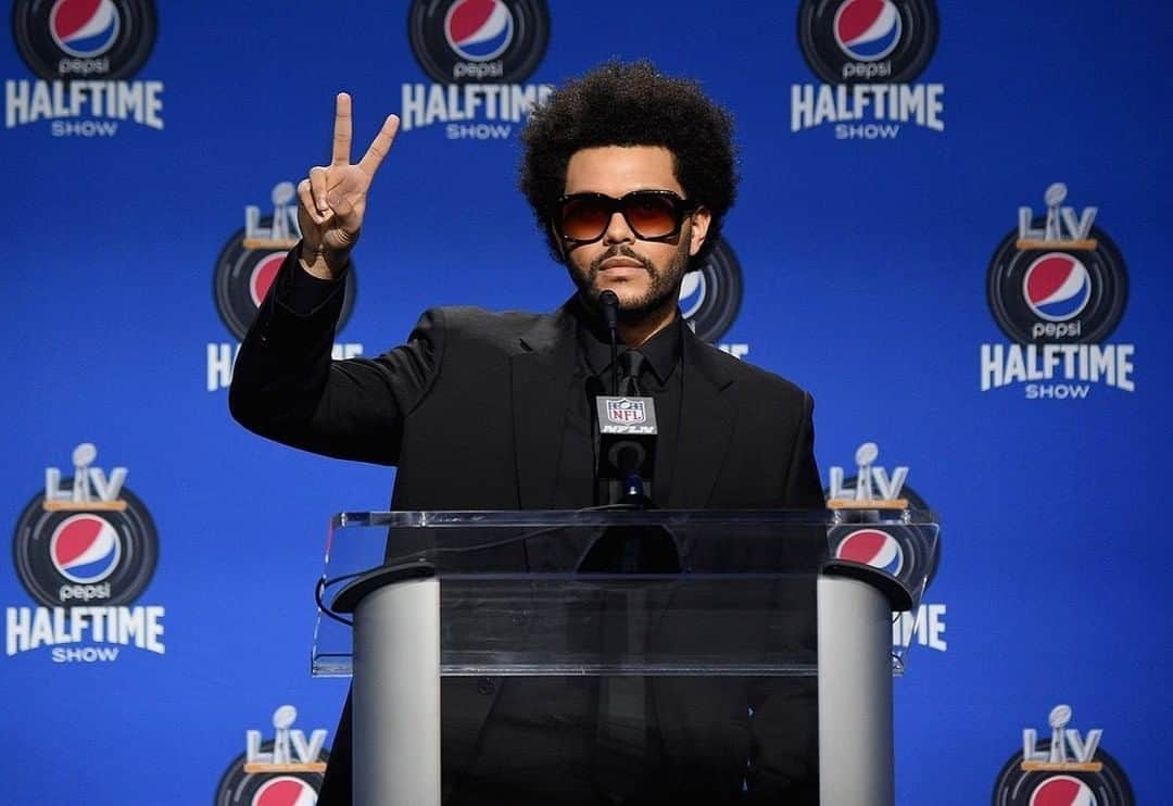 NFLさんのインスタグラム写真 - (NFLInstagram)「Ladies and gentlemen, The Weeknd. #PepsiHalftime #SBLV (via @theweeknd)」2月6日 5時32分 - nfl