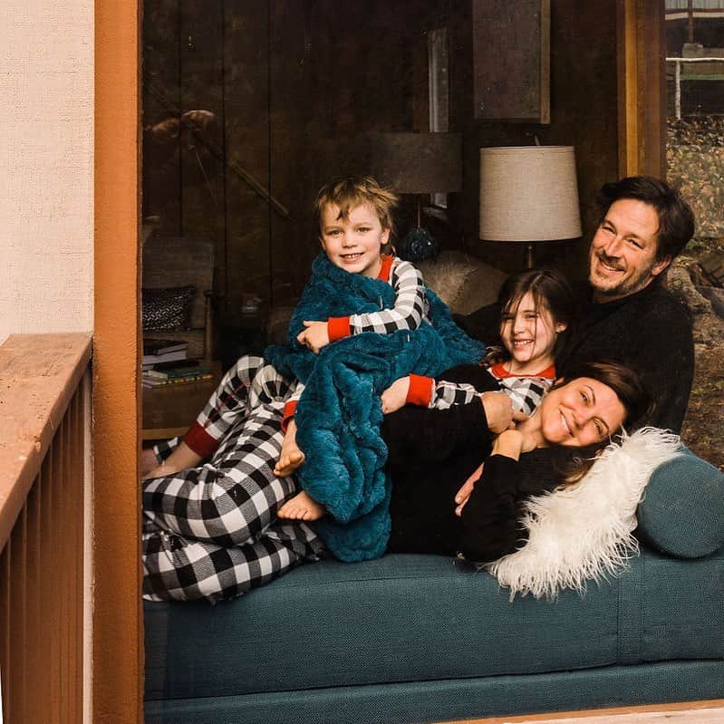 ティファニー・ティーセンのインスタグラム：「These memories are engraved into my heart #family #timetogether #friday #fridayfeels」