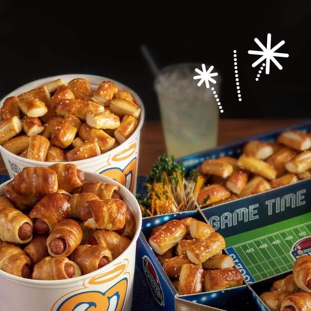 アンティ・アンズのインスタグラム：「Go big for the Big Game with 🥨 snacks from our limited time Football Favorites menu. Order with FREE delivery all weekend long exclusively at order.auntieannes.com.」