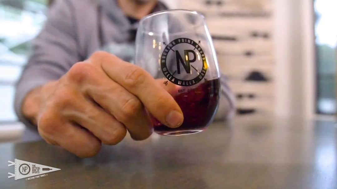 スティーヴン・アメルのインスタグラム：「@nockingpoint - The Official Wine of Sports®」