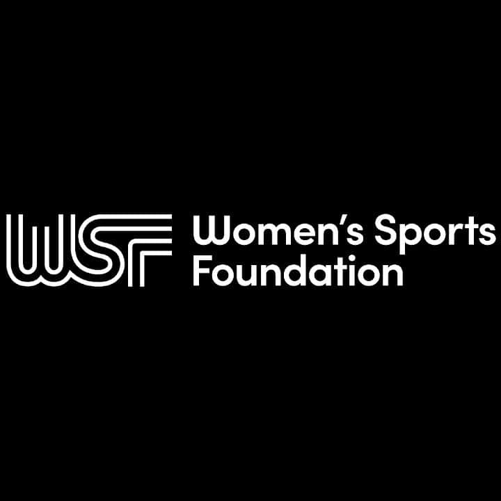 メリル・デイヴィスのインスタグラム：「National Girls & Women in Sports Day is’t over yet! Next week, I’m thrilled to be teaming up with the @womenssportsfoundation, @ajalevans, @jessicatatianalong, & @natashahastings for the #LeadHerForward Fitness Challenge! Mark your calendars for Monday 2/8. Let’s get active together!  ••• #ngwsd #ngwsd2021 #getactive #womeninsport #womeninsports #femaleempowerment #femaleathlete #girlpower #fitnessmotivation #fitnessjourney #fitnesschallenge」