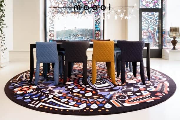 Reiko Lewisさんのインスタグラム写真 - (Reiko LewisInstagram)「New Carpet by Marcel Wanders  Marcel Wanders creates always interesting products, and I am a big fun of his products.  The Moooi carpets released his latest design(Monster) item and I am showing this to you today! Fun! マルセルワンダーズの新しいカーペット マルセルワンダーズはいつも興味深い作品を世に送り出してくれるので私はかれの作品を楽しみにしています。今回はMOOOIカーペットから新しい作品が販売されました。楽しい作品です！ #hawaiiinteriordesigner #interiordesignhawaii #marcelwanders #mooi #newcarpet #funcarpet #stylishlifestyle #beautifulspaces #ハワイインテリアデザイン #インテリア好き #素敵な暮らし #おしゃれなスペース」2月6日 5時52分 - ventus_design_hawaii