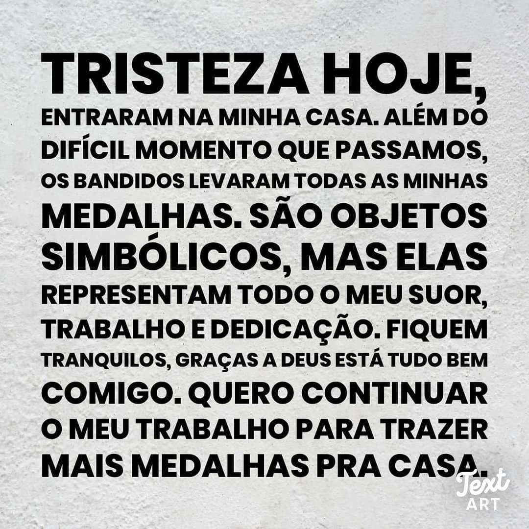 アルトゥール・オヤカワ・マリアノのインスタグラム：「TRISTEZA!  Hoje, entraram na minha casa. Além do difícil momento que passamos, os bandidos levaram TODAS as minhas medalhas. São objetos simbólicos, mas elas representam todo o meu suor, trabalho e dedicação.  Fiquem tranquilos, graças a Deus está tudo bem comigo. Quero continuar o meu trabalho para trazer mais medalhas pra casa.  Minha tentativa com esse aviso é pedir ajuda. Se vocês souberem dessas medalhas (seja sendo vendida em algum lugar) me avisem e devolvam. Elas tem um valor gigante pra mim!  Mas não existe qualquer tipo de valor financeiro, elas são banhadas. Só pra avisar!  Vou continuar trabalhando para trazer mais medalhas para nosso país.」
