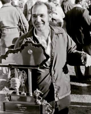 ビリー・レイ・サイラスのインスタグラム：「Coach Ivan McGlone #RIPCoach Heaven gained a CHAMPION!  #RussellRedDevils #Legend」
