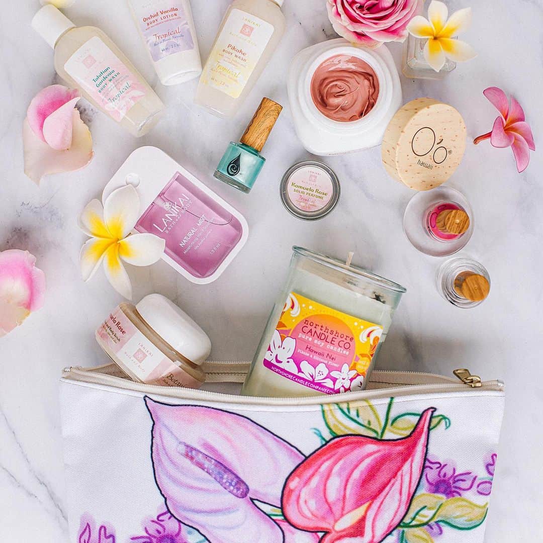 Lanikai Bath and Bodyさんのインスタグラム写真 - (Lanikai Bath and BodyInstagram)「Last day to enter! WIN this Valentine’s Day inspired bundle featuring handmade products made in Hawaii. $200+ Value!   It’s simple!   🌹Follow each account:  @KapaNuiNails @LanikaiBathandBody @Northshorecandlecompany @PattiBruce @oohawaiibeauty  🌹Tag a loved one 1 entry per tag- share the love for multiple entries!   Share via story or feed & tag @lanikaibathandbody for an additional 10 entries.  This year, when you’re purchasing presents for your sweetheart, show your love for local!   For residents residing in the USA. Contest ends on February 5th, 2021 at 11:59PM HST.  Disclaimer: This giveaway is in no way sponsored, endorsed or administered by, or associated with, Instagram or Facebook.  #giveaway #gift #valentinesday #giftideas #homemade #organic #natural #essentialoil #nontoxic #hawaii #paradise #fragrance #perfume #bathandbody #nails #lotion #beauty #skin #art #artist #tropical #canvas #tote #supportlocal」2月6日 6時43分 - lanikaibathandbody
