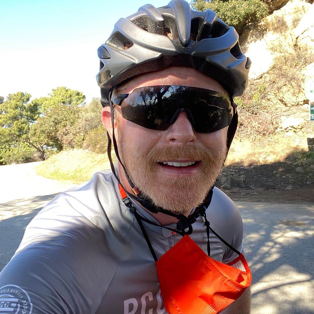 ジェシー・タイラー・ファーガソンのインスタグラム：「Took myself on a bike ride and took a photo to prove it to the naysayers.」