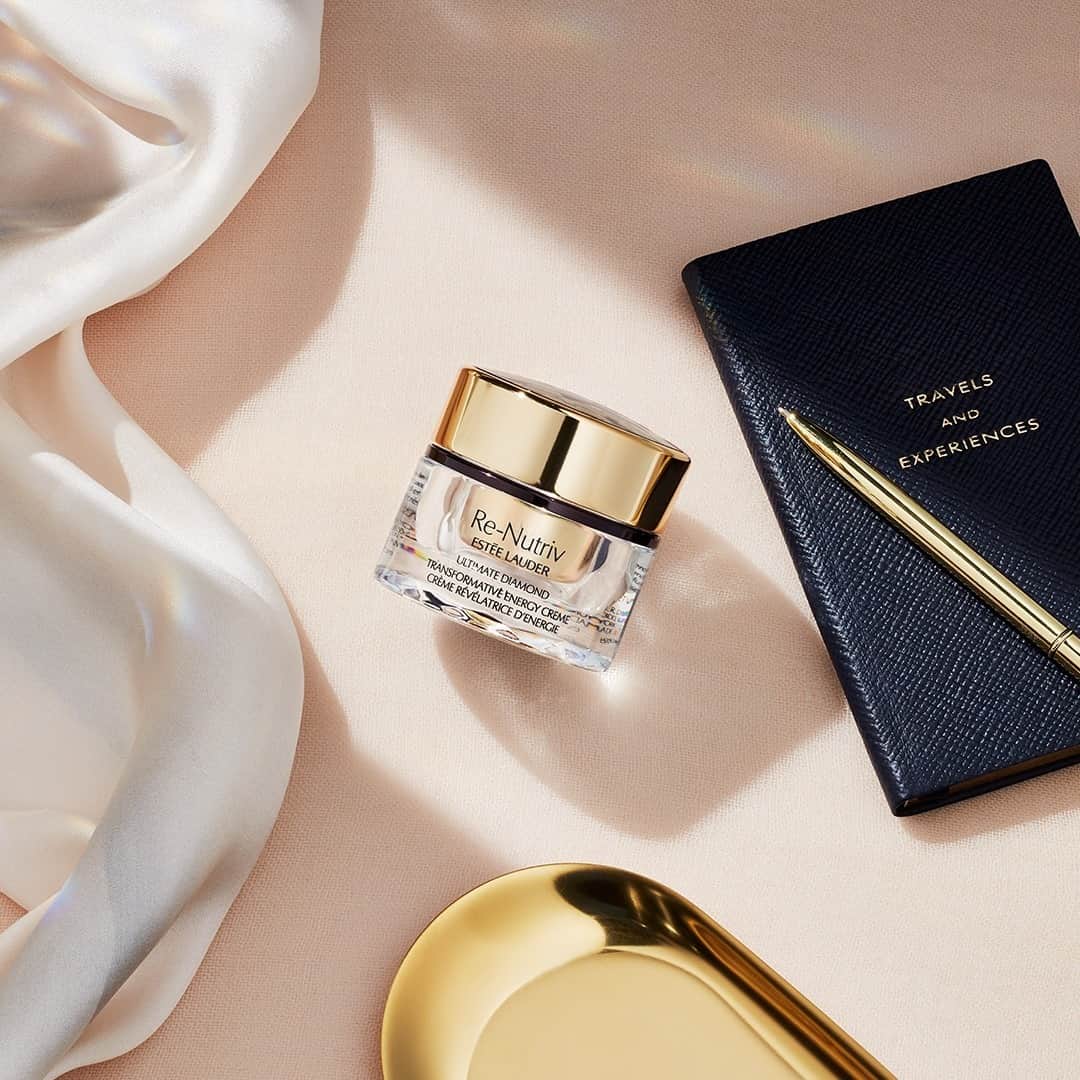 エスティローダーのインスタグラム：「Mini luxuries to try: indulge in our mini #ReNutriv Ultimate Diamond Transformative Energy Creme – it transforms your skin, reawakens skin radiance while reducing multiple signs on aging✨Tap to shop now. #ExtraordinaryBeauty」