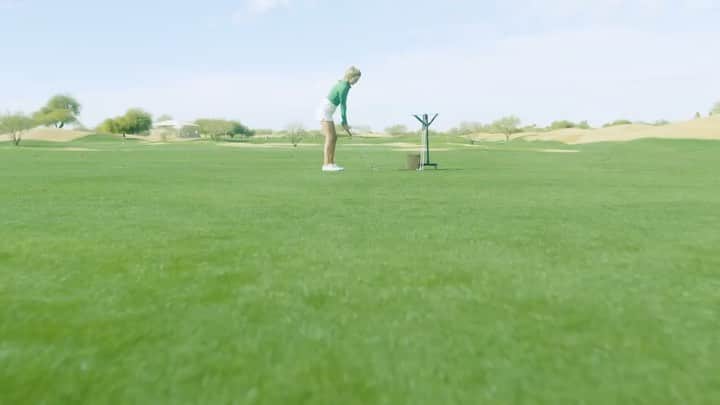 ジェリーナ・ピラーのインスタグラム：「There’s honestly nothing like the @wmphoenixopen 💛♻️💚  Visit @wastemanagement and check our their #GreenBucketList Sweepstakes with my friend @alexandra.olaughlin for your chance to sit in the best seats in the house on golf’s most exciting hole at next year’s #Greenestshow」