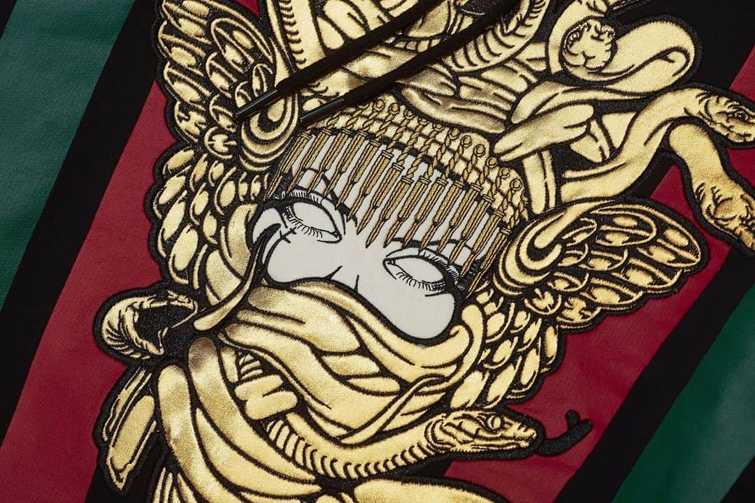 Crooks & Castlesのインスタグラム：「Our iconic Medusa 💛⁠ ⁠ #cstc #crooks #crooksncastles #therulingelite #troublemakers」