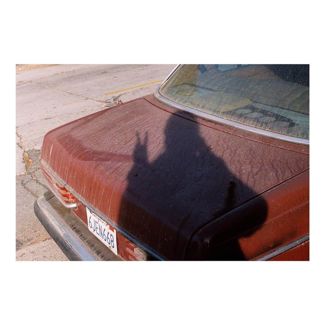 ル・ユースのインスタグラム：「Happy Friday ✌️ I have a new remix out today. Check my story for a link to listen」
