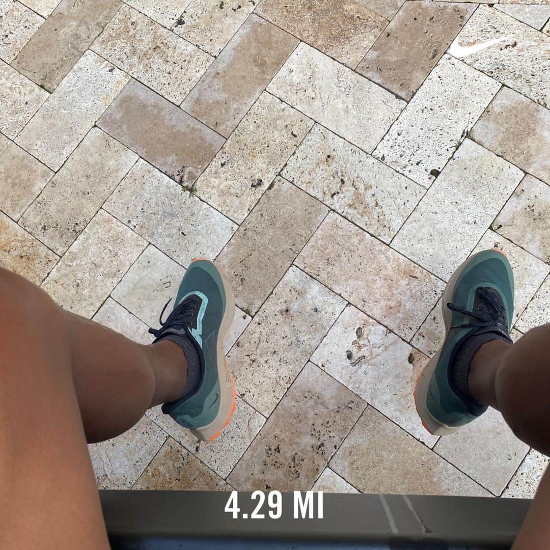 レイ・アレンのインスタグラム：「What makes you great is not how you finished but the simple fact that you got started! Let them feet hit the ground! #gotminein」