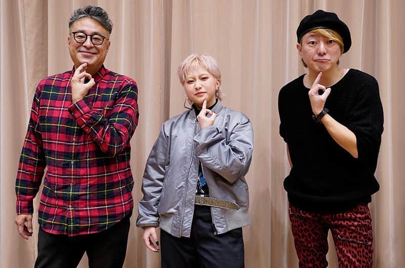 栗田善太郎のインスタグラム：「昨夜OAされたNHK福岡プレゼンツ六本松サテライト！ 福岡在住17歳Doulが遂に登場！ 私と松隈君とでDoulを深掘りしました！ 自分でOAを聴いても面白い！！！ リアルで今の福岡を感じて下さい！ ギター弾き語りパフォーマンスもあり！ なんとNirvanaのカバーを聴かせてくれます！ 音楽好きな私の友人達へ是非是非聴いてみて下さい！ らじるらじるなら聴き逃しで全国何処からでも！ #doul  #松隈ケンタ  #栗田善太郎 #NHK福岡 #六本松サテライト」