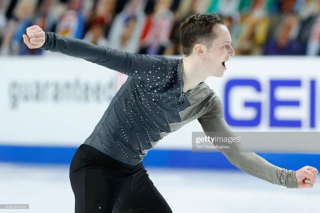 ジョーダン・モエラーのインスタグラム：「Well it’s been a couple of weeks since our time in Vegas at the 2021 US Championships and I am beyond grateful for the opportunity to have competed alongside the country’s top skaters again. While it wasn’t a great showing, I am so thankful to @usfigureskating and the @orleansarena for providing a safe and smooth environment for us to compete in these uncertain times. I’m looking forward to what the future holds! Stay safe everyone! And thanks for the snazzy, last minute costume @gosanjaygo_03 ☺️  #uschamps21 #vegas #usfigureskating #orleansarena #cobi #nobodyopenedthedoor」