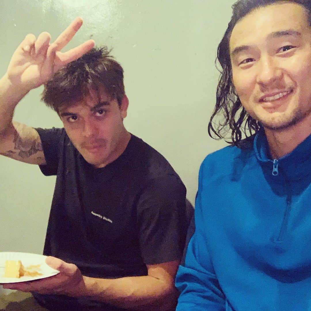 長谷川悠のインスタグラム：「It was a first training match last weekend however I accidentally went to a different park that was 50 km away...lol. My car then broke down on the way to the park so when I finally arrived at the field, the match had started. I was going to play for 30 minutes but it was canceled in 10 minutes due to lightning... Anyway, I got the car fixed this week  and we’re going to play a training match tonight. I am very excited for it.  I think it will be a good season as I have met some amazing teammates this year! I will do my best  Thank you.  プレシーズン中です！開幕に向けて頑張ります！ 日本にいる皆さんにも応援してもらえると嬉しいです！ また良い報告ができるように頑張ります！  #soccer #jleague  #Jリーグ #サッカー #NPL1 #sydney  #sydneyolympic #australia  #留学 #サッカー留学 #サッカー留学サポート  #英語 #英語学習 #セカンドキャリア #健康 #yoga #healthylifestyle  #vegan」