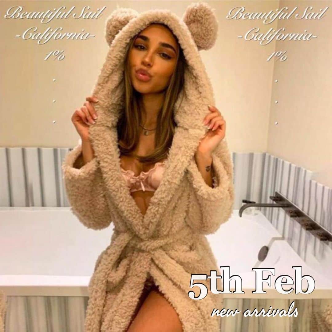 のインスタグラム：「👉スワイプ／新作が続々入荷中❤︎  2月5日 10item入荷中🦋🌙✨﻿ ﻿ 【ストーリーorプロフィール記載のURLから購入ページへ🛒】﻿シルエットや素材感などの詳しい情報は商品ページをご確認ください。﻿ ﻿ KOREAラインに興味のある方は、ショップ内 検索の際に【韓国】とキーワードを含めて、検索してみてください🔍﻿ ﻿ --- ﻿ #beautifulsail﻿ #beautifulsailkorea #california #korea」