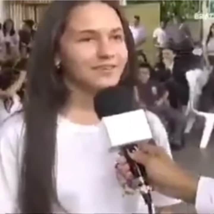 Tainá Müllerのインスタグラム：「😂😂😂😂  (Eu não lembrava mais o que era chorar de rir. Obrigada Ivana Rocha. Espero que vc esteja plenamente recuperada dessa hipnose.)」