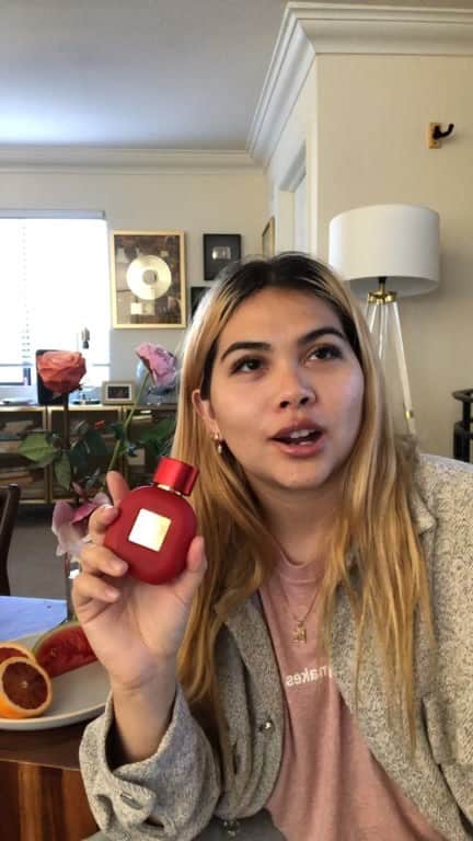 ヘイリー・キヨコのインスタグラム：「preorder is available at www.huebyhayley.com」