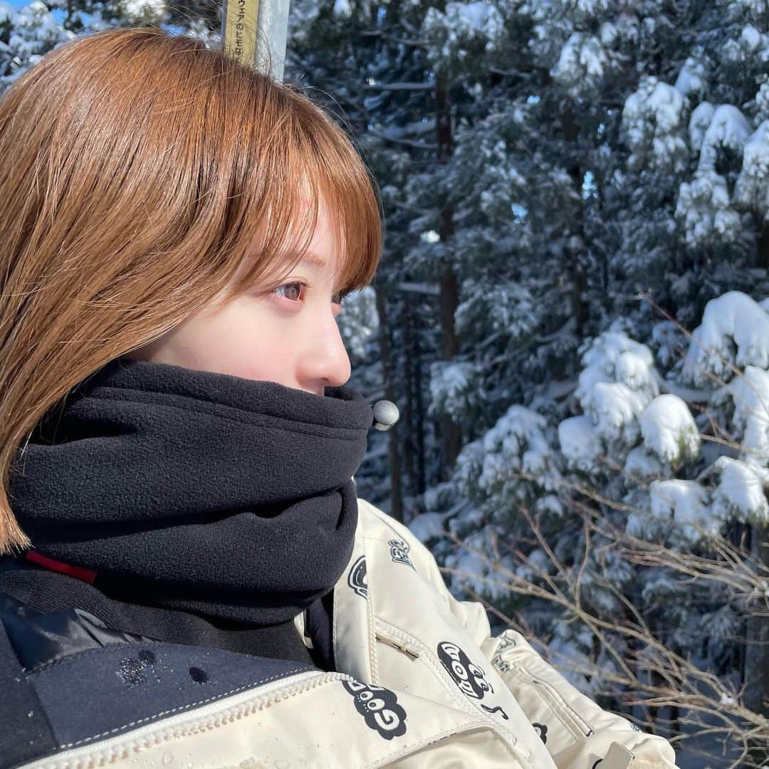 renさんのインスタグラム写真 - (renInstagram)「・ ・ 🏂 初日で滑れました、嬉しい！！！ 大自然最高の眺めでした◎ ・ ・」2月6日 8時46分 - _reeen_