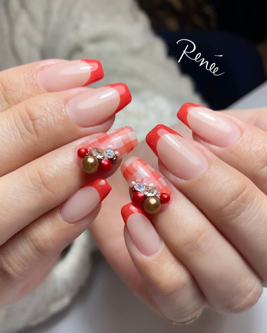 ネイルサロンレネのインスタグラム：「design by @renee_haruna.24  赤松晴菜🐱  nailsalon Renée®︎﻿ ￣￣￣￣￣￣￣￣﻿ TV.メディア出演﻿ スタッフ全員資格保持者﻿ カラー300種類以上﻿ パーツ1000種類以上﻿ 雑誌掲載デザイン多数﻿ ﻿ ﻿ ﻿ ▫︎Renée梅田本店﻿ 【open-close】10:00〜21:00﻿ 【定休日】不定休﻿ 【add】大阪市北区堂山町15-23-908﻿ ﻿ ▫︎Renée les deux梅田店﻿ 【open-close】10:00〜21:00﻿ 【定休日】不定休﻿ 【add】大阪市北区堂山町15-23-1003﻿ ﻿ ▫︎Renée by Beauland Ashiya芦屋店﻿ 【open-close】10:00〜21:00﻿ 【定休日】不定休﻿ 【add】芦屋市業平町6-11 Ashiya grotto 302﻿ ﻿ ﻿ ﻿ ﻿ ▶︎▶︎▶︎初回クーポンご利用頂けます﻿ ￣￣￣￣￣￣￣￣￣￣￣￣￣￣￣￣﻿ ご予約はプロフィールTOPのリンク内﻿ URLをご利用下さい。﻿ ﻿ ﻿ ﻿ メニューに迷った方やご相談は…﻿ ﻿ 　　🤍Renée公式LINE🤍﻿ ─────────────﻿  【@bos7903t】←※@から入力🔍﻿ ﻿ ﻿ ﻿ ﻿ ﻿ #nail#nails#gelnails#nailart#ネイル#ジェルネイル#美甲#네일#젤네일#nailsalonrenee#ネイルサロンレネ﻿ #大阪ネイルサロン#梅田ネイルサロン#芦屋ネイルサロン#神戸#芦屋#beauland#ビューランド﻿ #芦屋ネイルサロン#love#instagood」