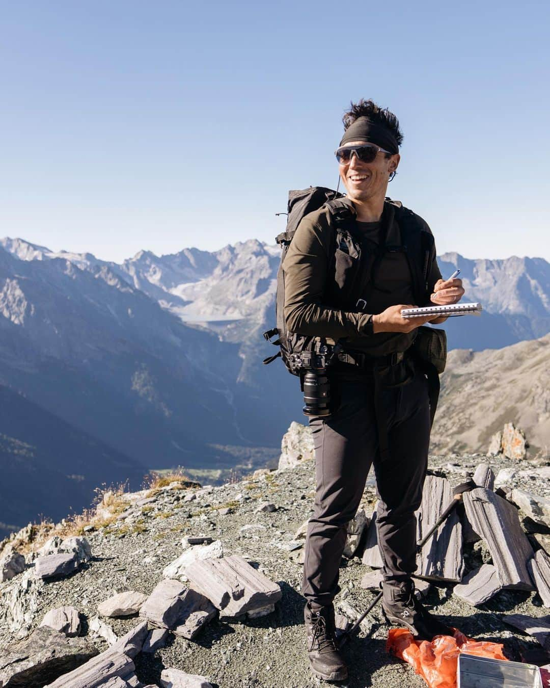 クリス・バーカードさんのインスタグラム写真 - (クリス・バーカードInstagram)「Day to Night in the Swiss Alps.  This amazing country, landscape and people changed my perspective of what it means to access the mountains.」2月6日 8時58分 - chrisburkard